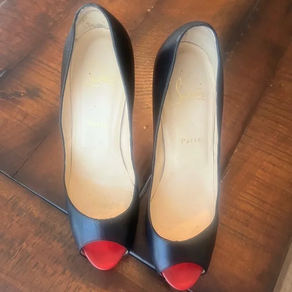 - Christian Louboutin red toes - Picture 6 of 8